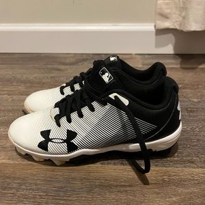 Under Armour Cleats | size 2Y